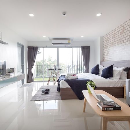 Q Space Residence Бангкок Екстер'єр фото