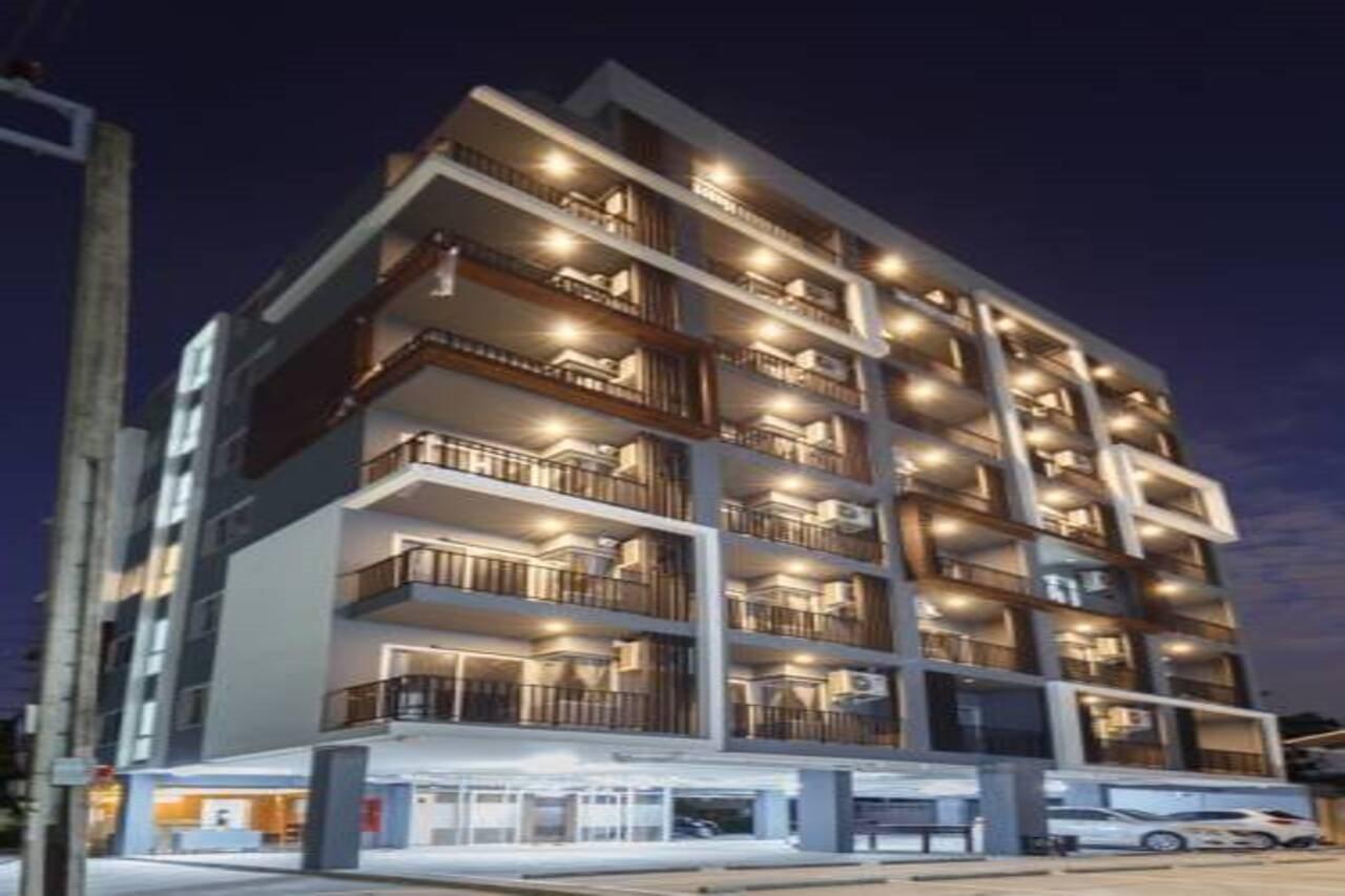 Q Space Residence Бангкок Екстер'єр фото