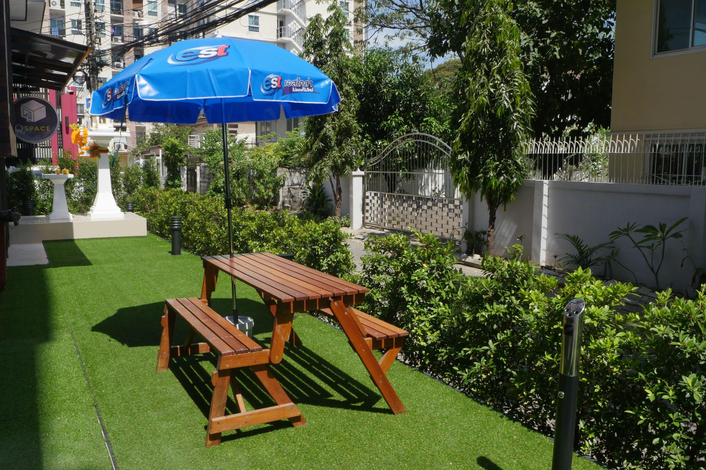 Q Space Residence Бангкок Екстер'єр фото