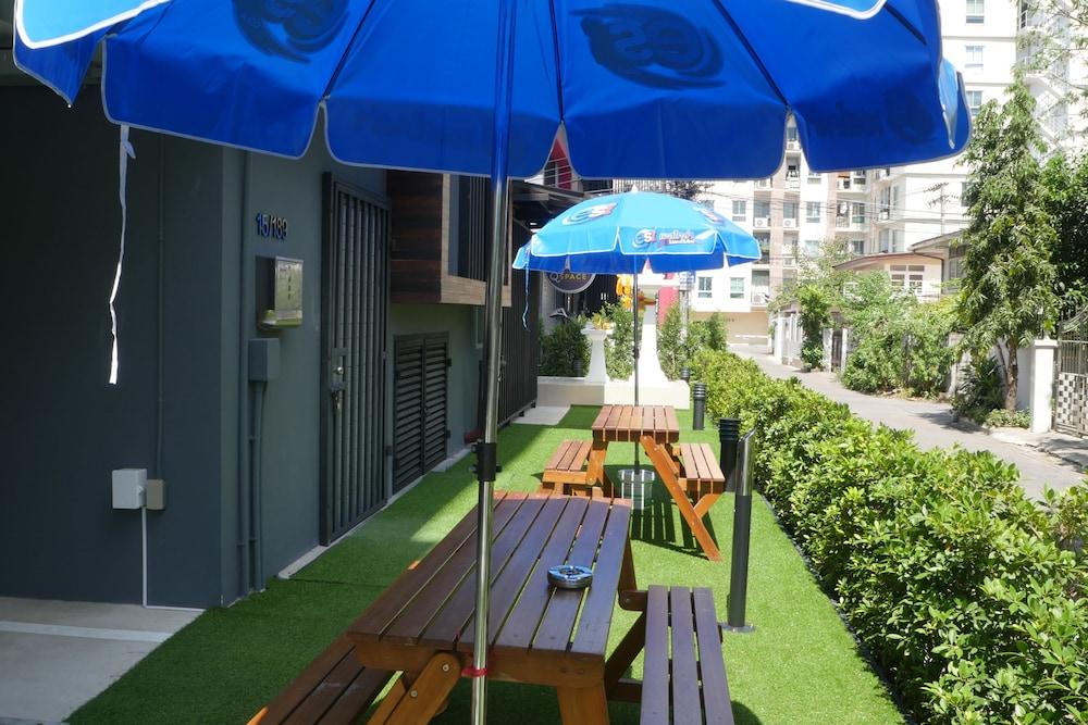 Q Space Residence Бангкок Екстер'єр фото
